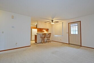 1574 Helmo Ave N in Oakdale, MN - Building Photo - Building Photo
