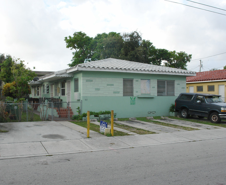 50 NE 56th St in Miami, FL - Building Photo