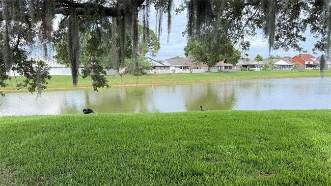 property at 72 Lakepointe Cir
