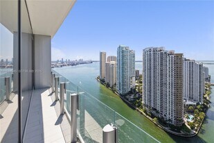 300 Biscayne Blvd Way in Miami, FL - Building Photo
