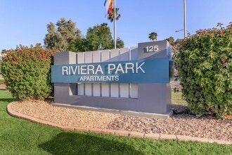 Riviera Park Apartments in Chandler, AZ - Foto de edificio - Building Photo