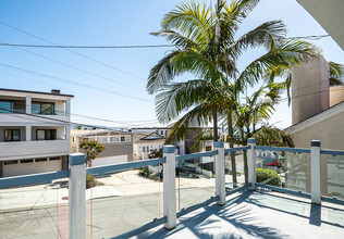 531 13th St in Manhattan Beach, CA - Foto de edificio - Building Photo