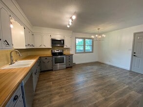 203 W 1 St in Kearney, MO - Building Photo - Building Photo