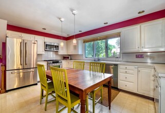 65 Sherburne Rd S in Lexington, MA - Building Photo - Building Photo