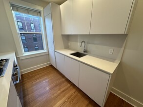 15 Forest St, Unit 4 in Cambridge, MA - Building Photo - Building Photo