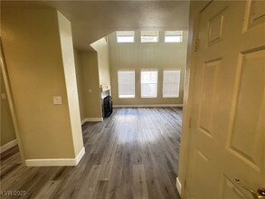 1201 Bainberry Ridge Ln in Las Vegas, NV - Building Photo - Building Photo