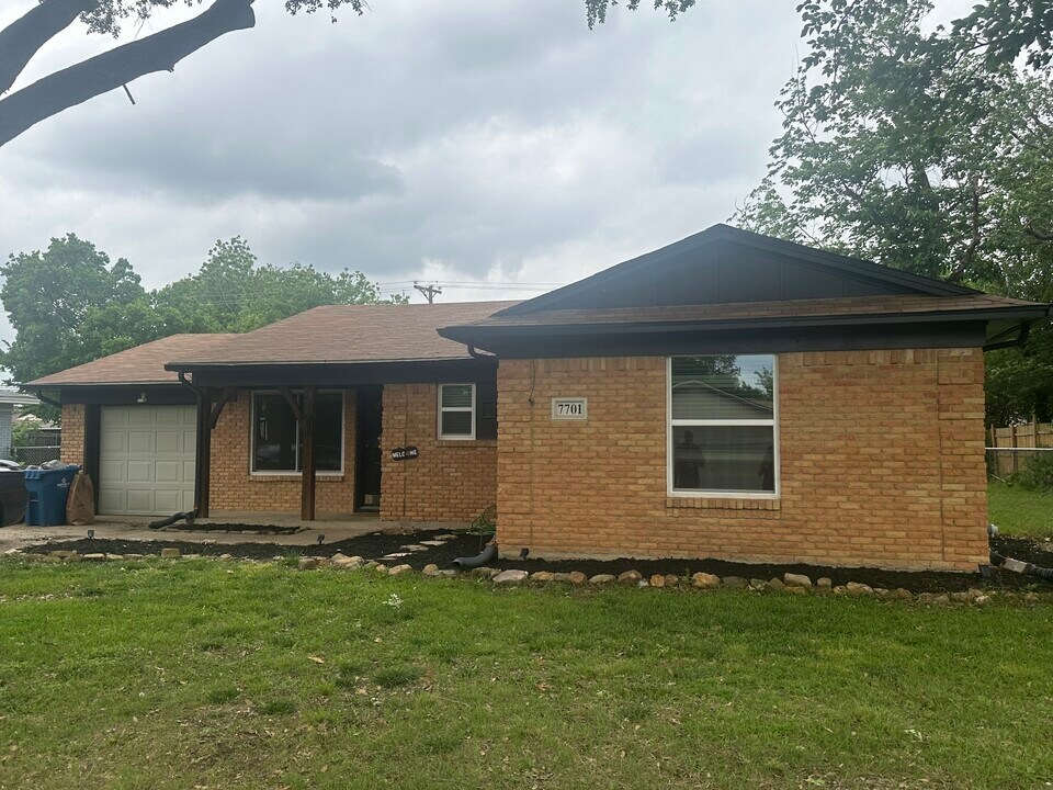 7701 Janetta Dr in North Richland Hills, TX - Building Photo