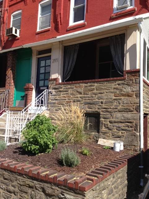 property at 2911 Poplar St