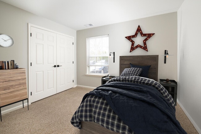 Iron Ridge and Stonegate Apartments in Elkton, MD - Foto de edificio - Building Photo