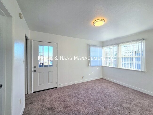 244 E 56th St in Long Beach, CA - Building Photo - Building Photo