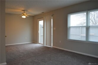 1215 Robbins Run Ct in Dayton, OH - Building Photo - Building Photo