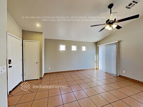 1035 W 22nd Ave in Apache Junction, AZ - Foto de edificio - Building Photo