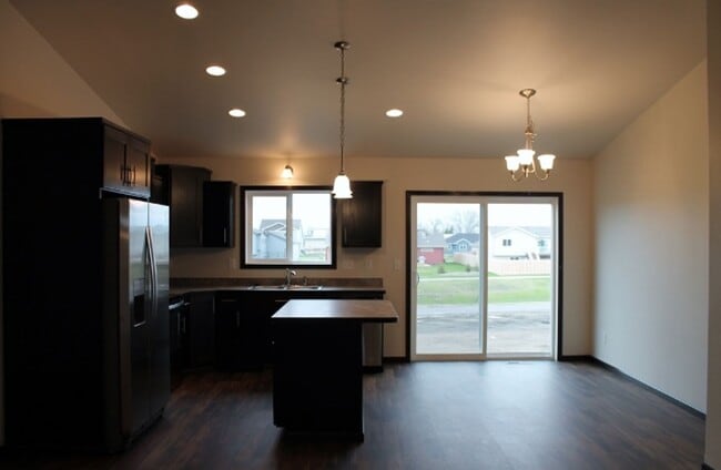 1420 44th Ave S in Moorhead, MN - Building Photo - Building Photo