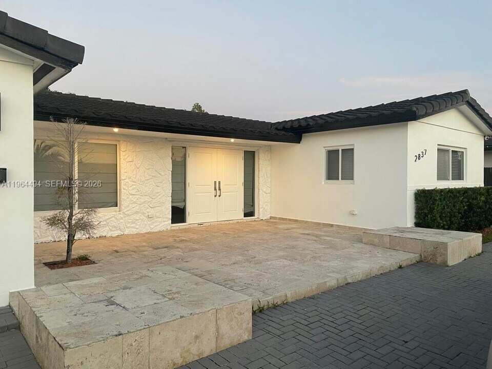 2837 SW 126th Ave in Miami, FL - Building Photo