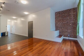604 1/2 Grove St in Jersey City, NJ - Foto de edificio - Building Photo