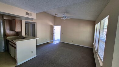 1033 S Hiawassee Rd, Unit 2622 in Orlando, FL - Foto de edificio - Building Photo