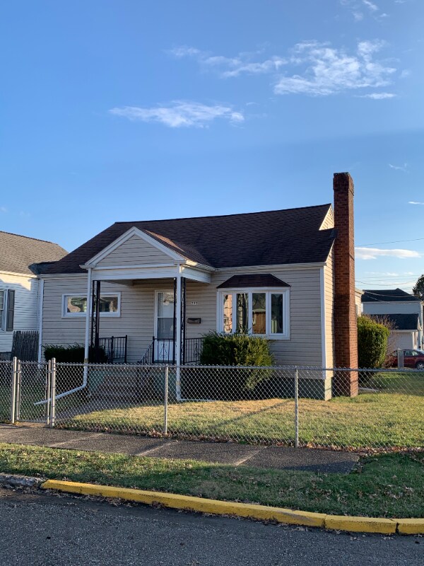 property at 282 W 42nd St