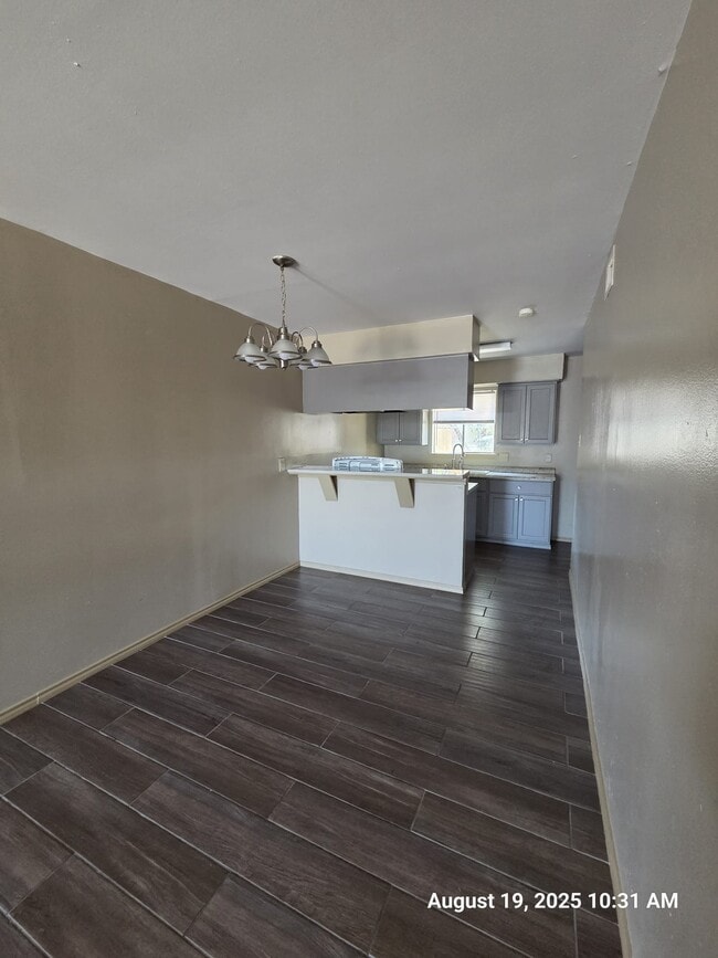 605 Bustamante St, Unit #1 in Laredo, TX - Foto de edificio - Building Photo