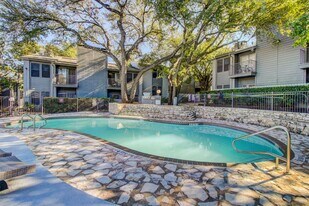 3524 Greystone Dr, Unit 162 in Austin, TX - Building Photo