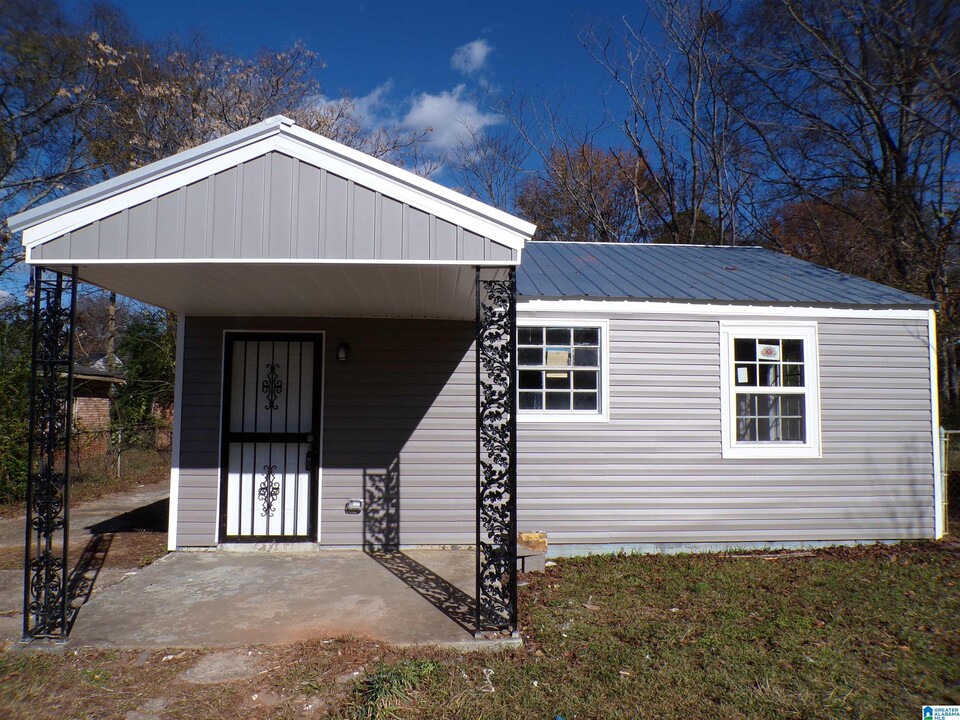 1808 Henry Crumpton Dr in Birmingham, AL - Building Photo