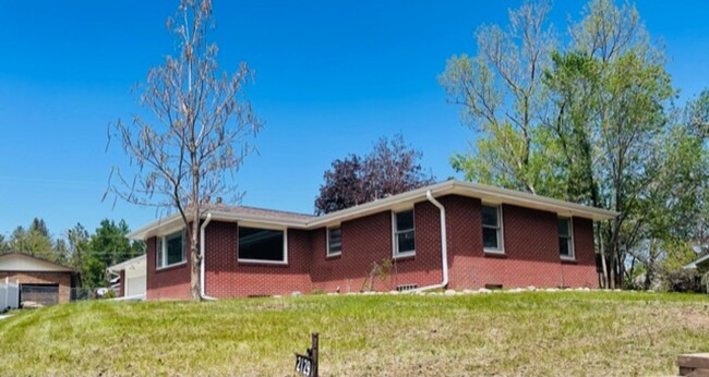 2129 W 24th Street Rd in Greeley, CO - Building Photo - Building Photo