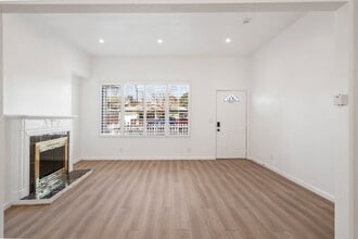 725 Patricia Ave in San Mateo, CA - Building Photo - Building Photo