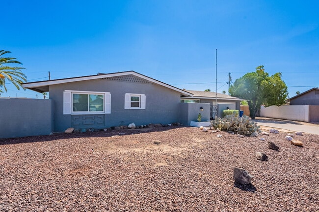 17423 N 20th Ave in Phoenix, AZ - Building Photo - Building Photo