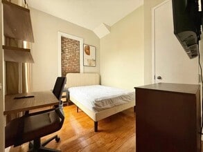 Furnished room/NOT APARTMENT in Brooklyn, NY - Building Photo - Building Photo
