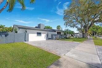 2015 NE 198th Terrace in Miami, FL - Building Photo - Building Photo