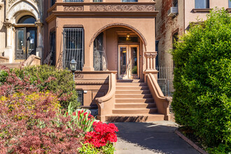 109 Mac Donough Street in New York, NY - Foto de edificio - Building Photo
