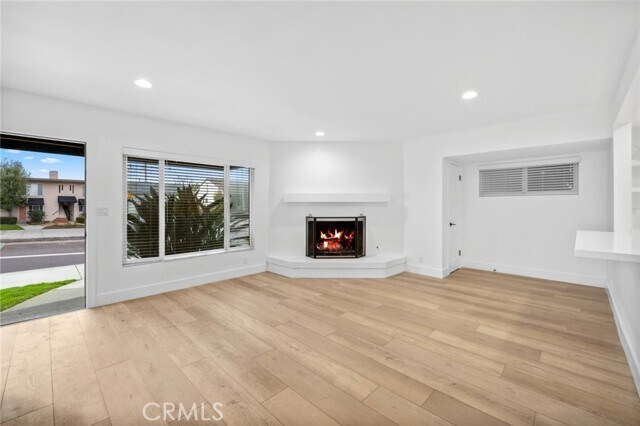 526 Irvine Ave in Newport Beach, CA - Building Photo - Building Photo