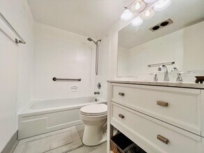 79 Kingswood B in West Palm Beach, FL - Building Photo - Building Photo