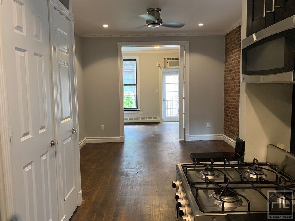 East 28th Street in New York, NY - Building Photo