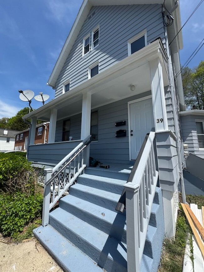 property at 39 Bank St