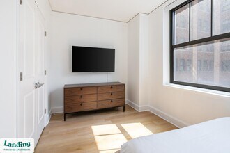 933 McGee St, Unit 2-432 in Kansas City, MO - Building Photo - Building Photo