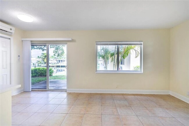 391 SE 19th Ave in Pompano Beach, FL - Building Photo - Building Photo