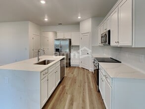 37854 Dusty Saddle Ln in Zephyrhills, FL - Building Photo - Building Photo