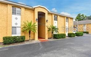 1818 Parakeet Way in Sarasota, FL - Building Photo