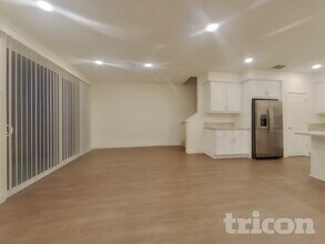 2046 Delta Vw Ave in Sacramento, CA - Building Photo - Building Photo