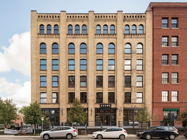 724 Lofts in Minneapolis, MN - Building Photo - Building Photo