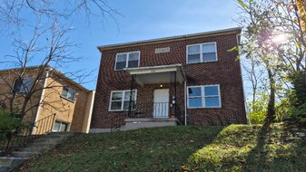 152 Santa Clara Ave in Dayton, OH - Building Photo