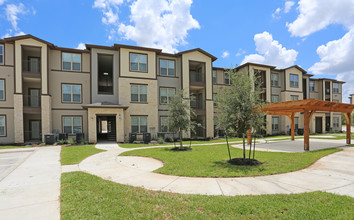 The Curve at Crescent Pointe in College Station, TX - Foto de edificio - Building Photo