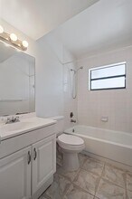 10049 Winding Lake Rd, Unit 201 in Sunrise, FL - Building Photo - Building Photo