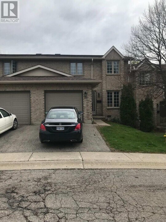 340-340 Ambleside Dr in London, ON - Building Photo