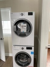 20R Reed St, Unit 1 in Cambridge, MA - Foto de edificio - Building Photo