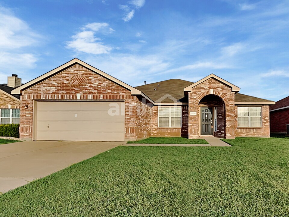 3415 Bryce Cyn in Grand Prairie, TX - Building Photo
