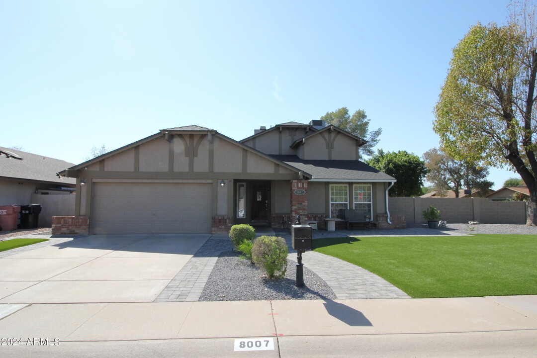 8007 E Tuckey Ln in Scottsdale, AZ - Building Photo