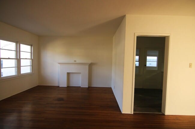 property at 507 S Verdugo Rd