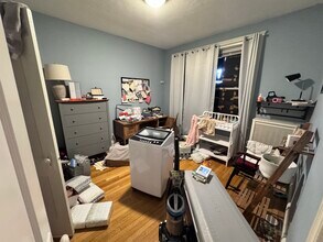 18 Alton Pl, Unit 4 in Brookline, MA - Building Photo - Building Photo