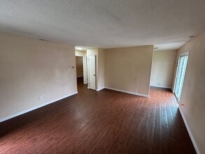 16780 SW 12th St in Sherwood, OR - Building Photo - Building Photo